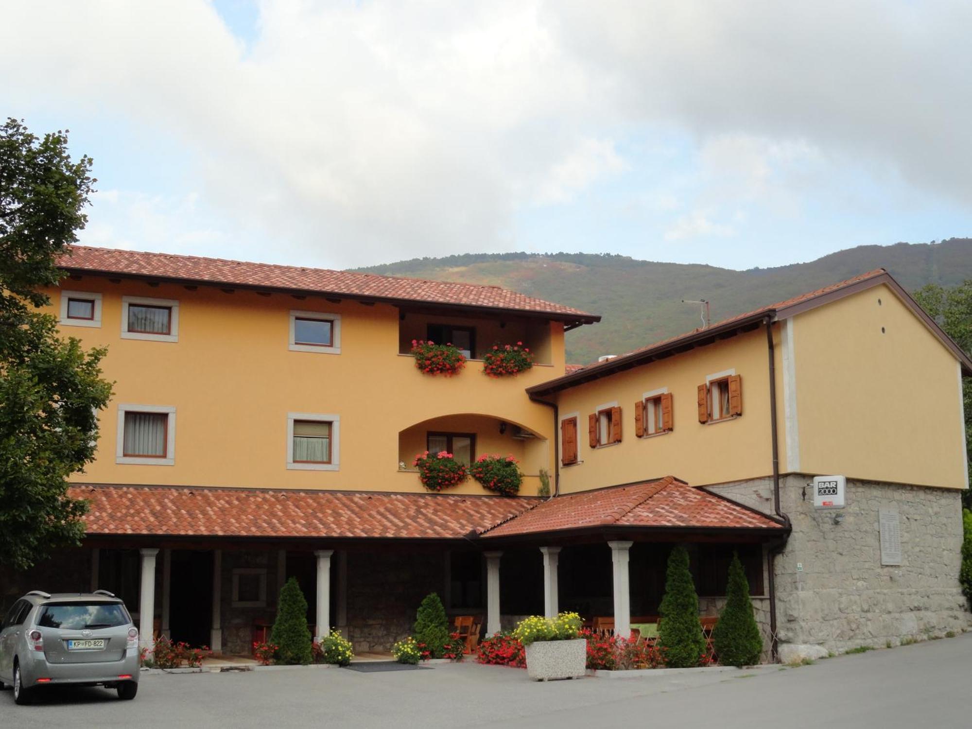Guest House Pod Slavnikom Podgorje  Kültér fotó
